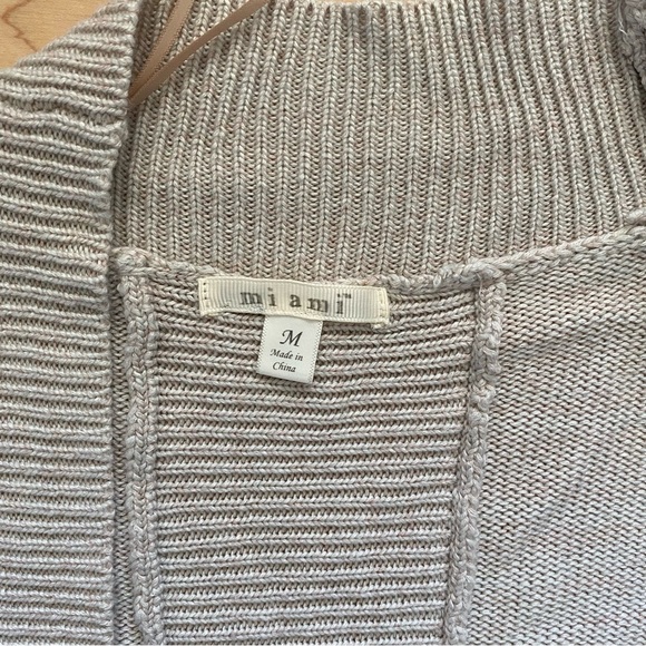 Cardigan - Picture 2 of 5